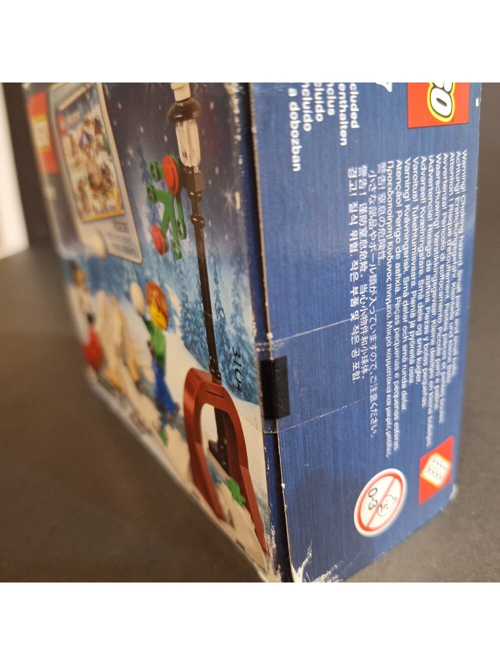LEGO CREATOR: Winter Skating Scene (40107) Sealed - Picture 3 of 7